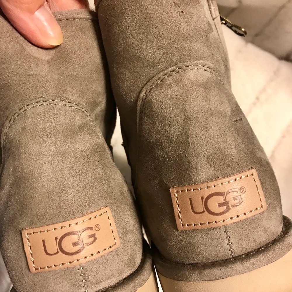 UGGS Excellent condition! - Picture 7 of 8